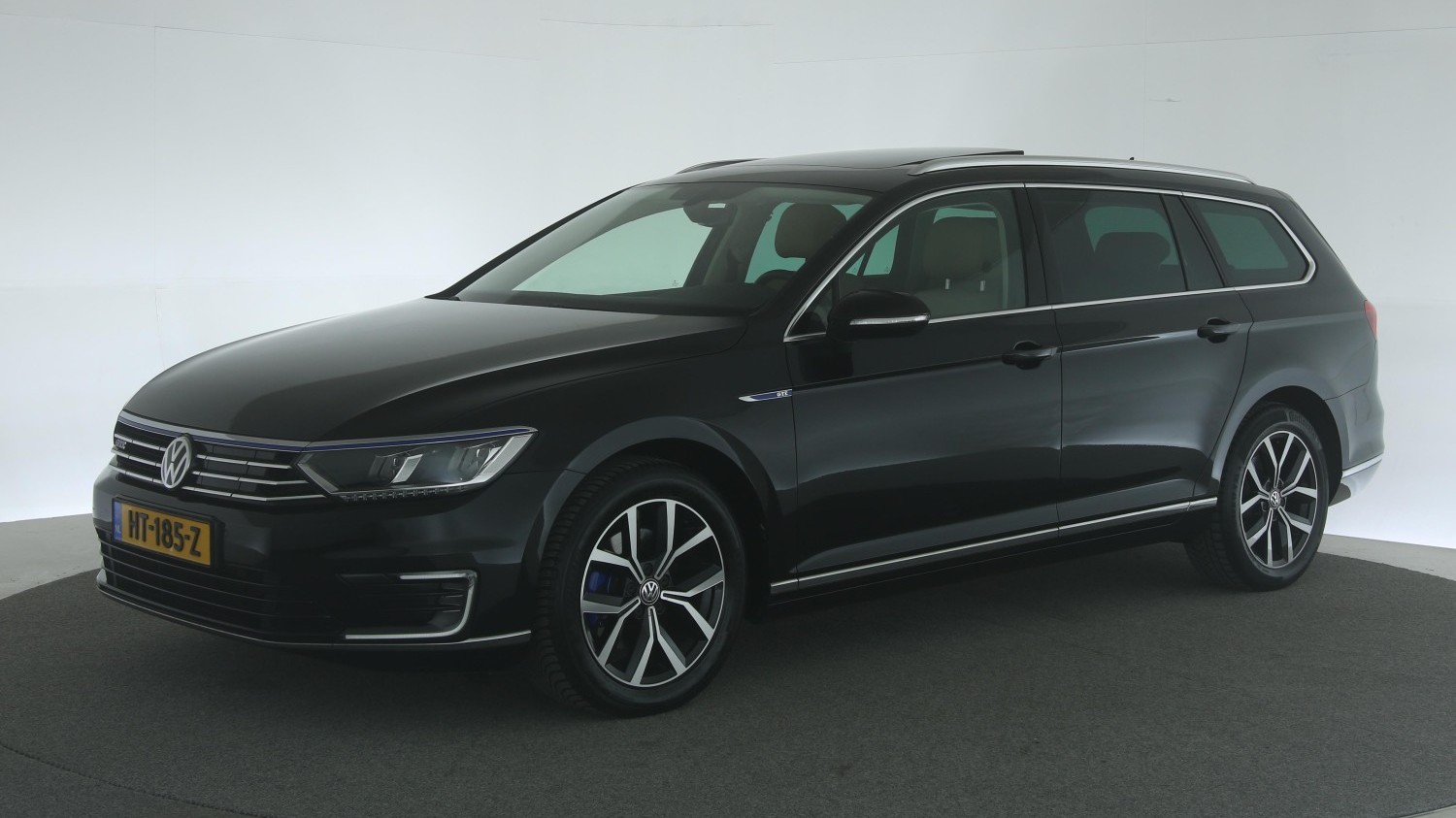 Volkswagen Passat Station 2015 HT-185-Z 1