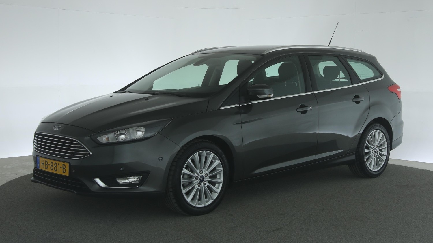 Ford Focus Station 2015 HB-881-B 1