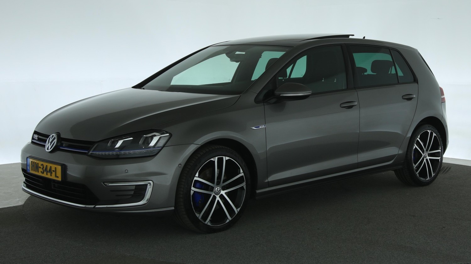 Volkswagen Golf Hatchback 2015 HN-344-L 1