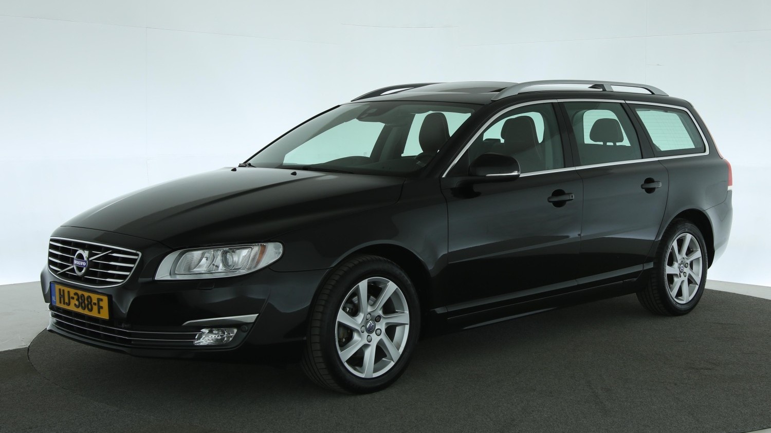 Volvo V70 Station 2015 HJ-388-F 1