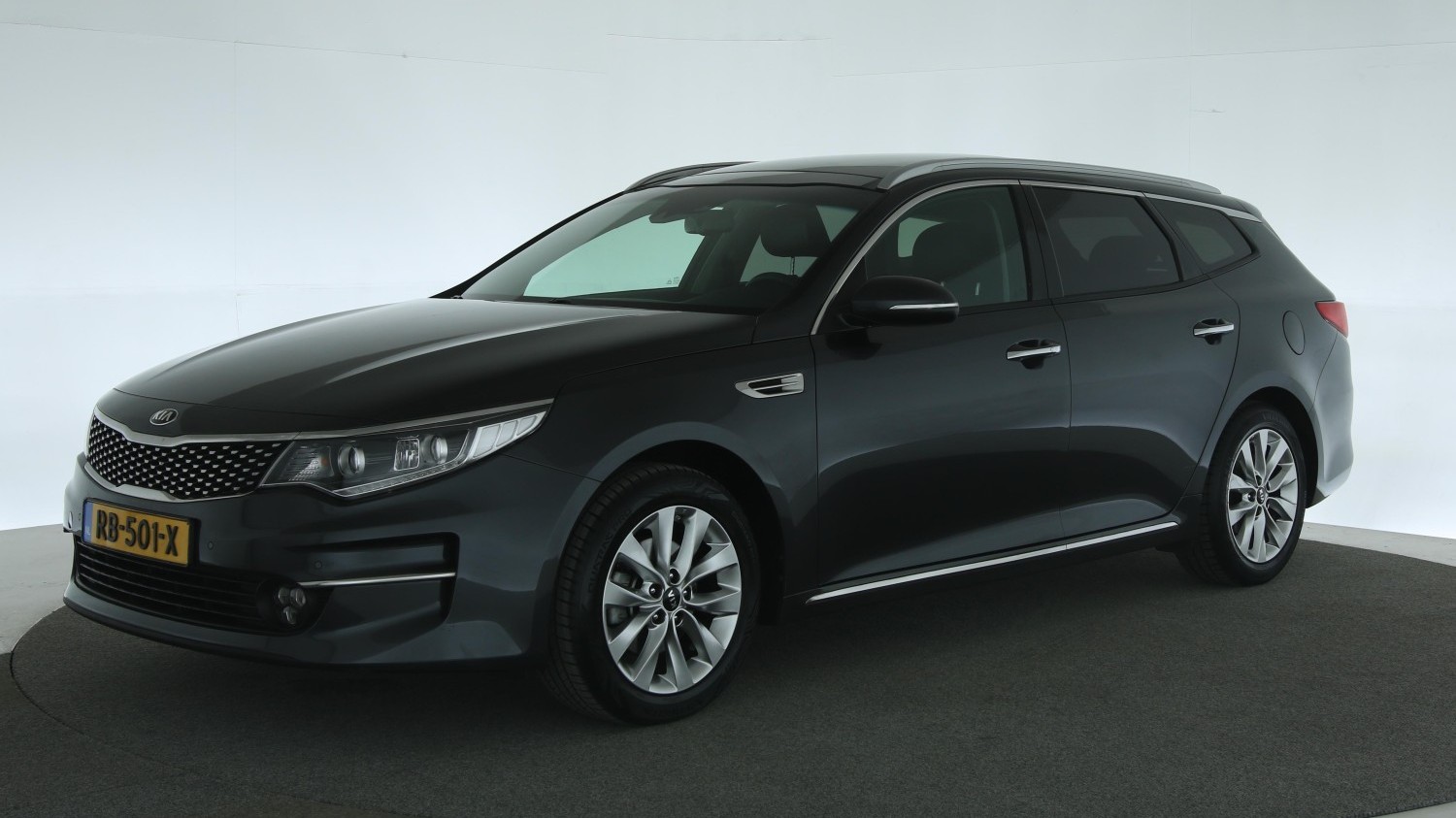 Kia Optima Station 2017 RB-501-X 1
