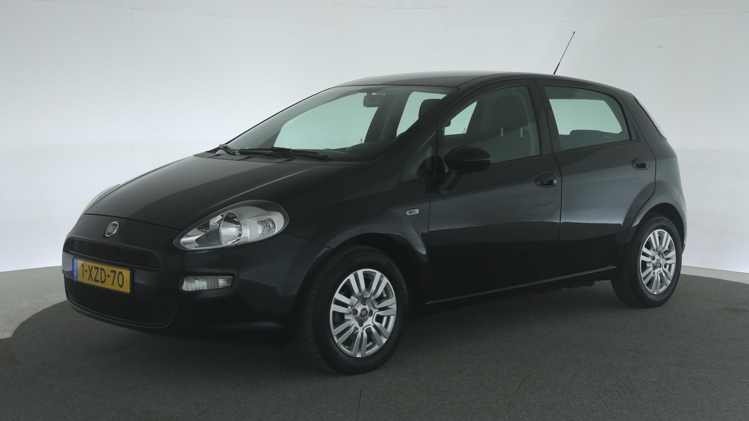 Fiat Punto Evo Hatchback 2013 1-XZD-70 1