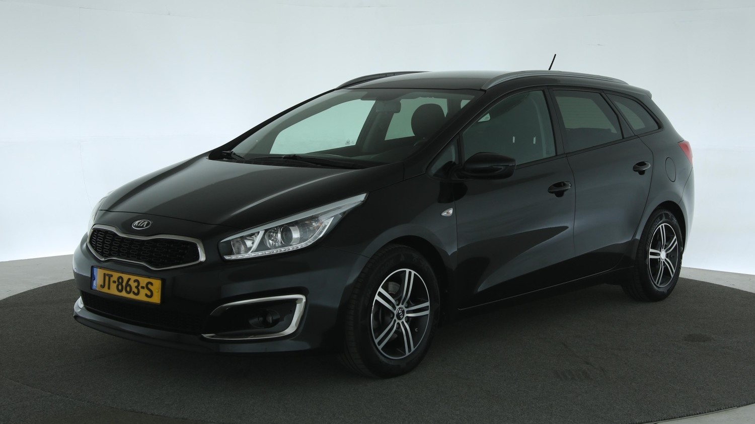 Kia Cee d Station 2016 JT-863-S 1