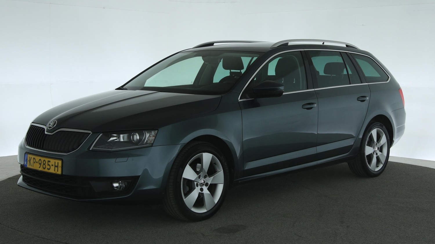 Skoda Octavia Station 2016 KP-985-H 1