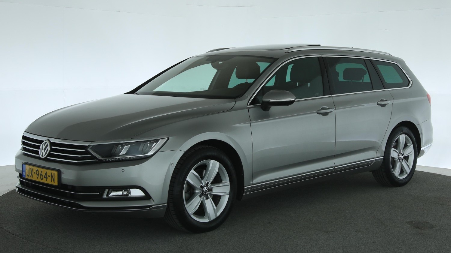 Volkswagen Passat Station 2016 JX-964-N 1