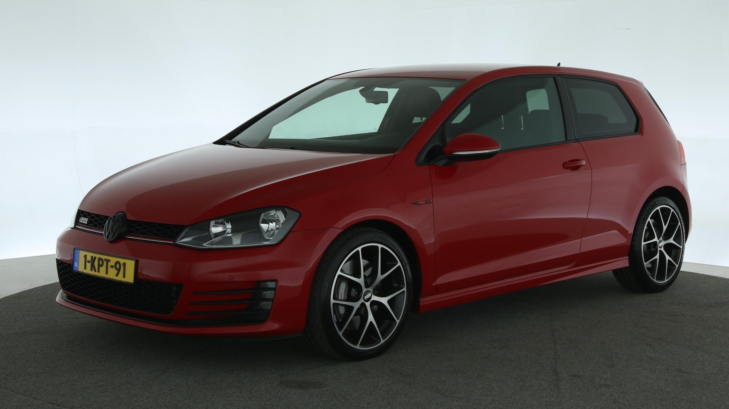 Volkswagen Golf Hatchback 2013 1-KPT-91 1