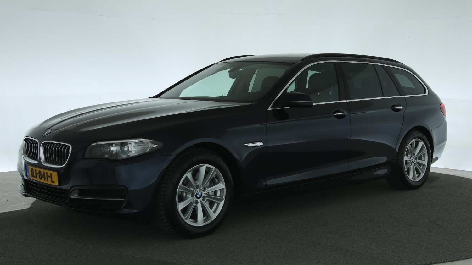 BMW 5-serie Station 2013 RJ-841-L 1
