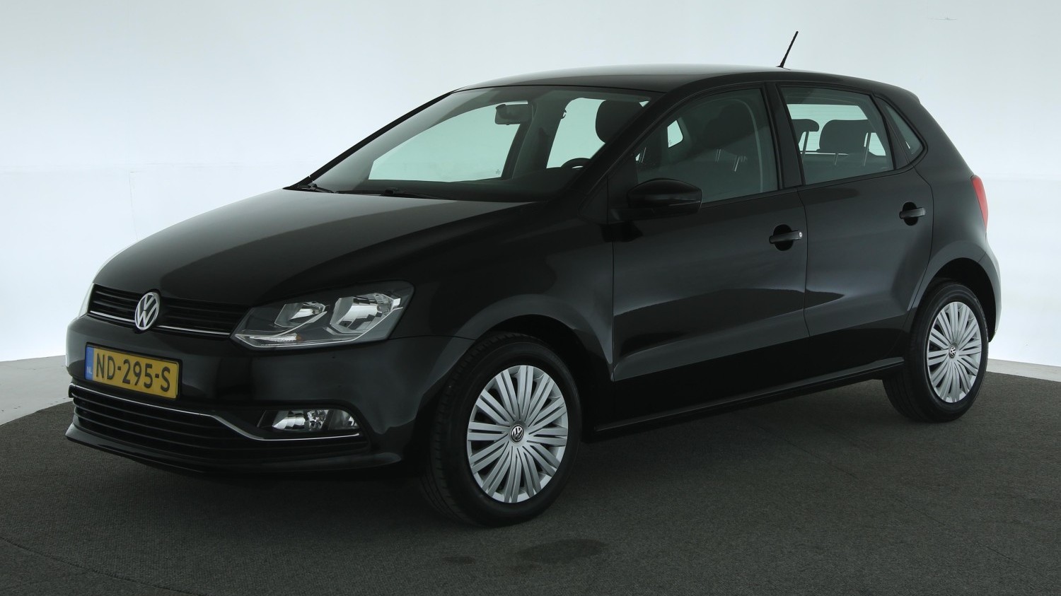 Volkswagen Polo Hatchback 2017 ND-295-S 1