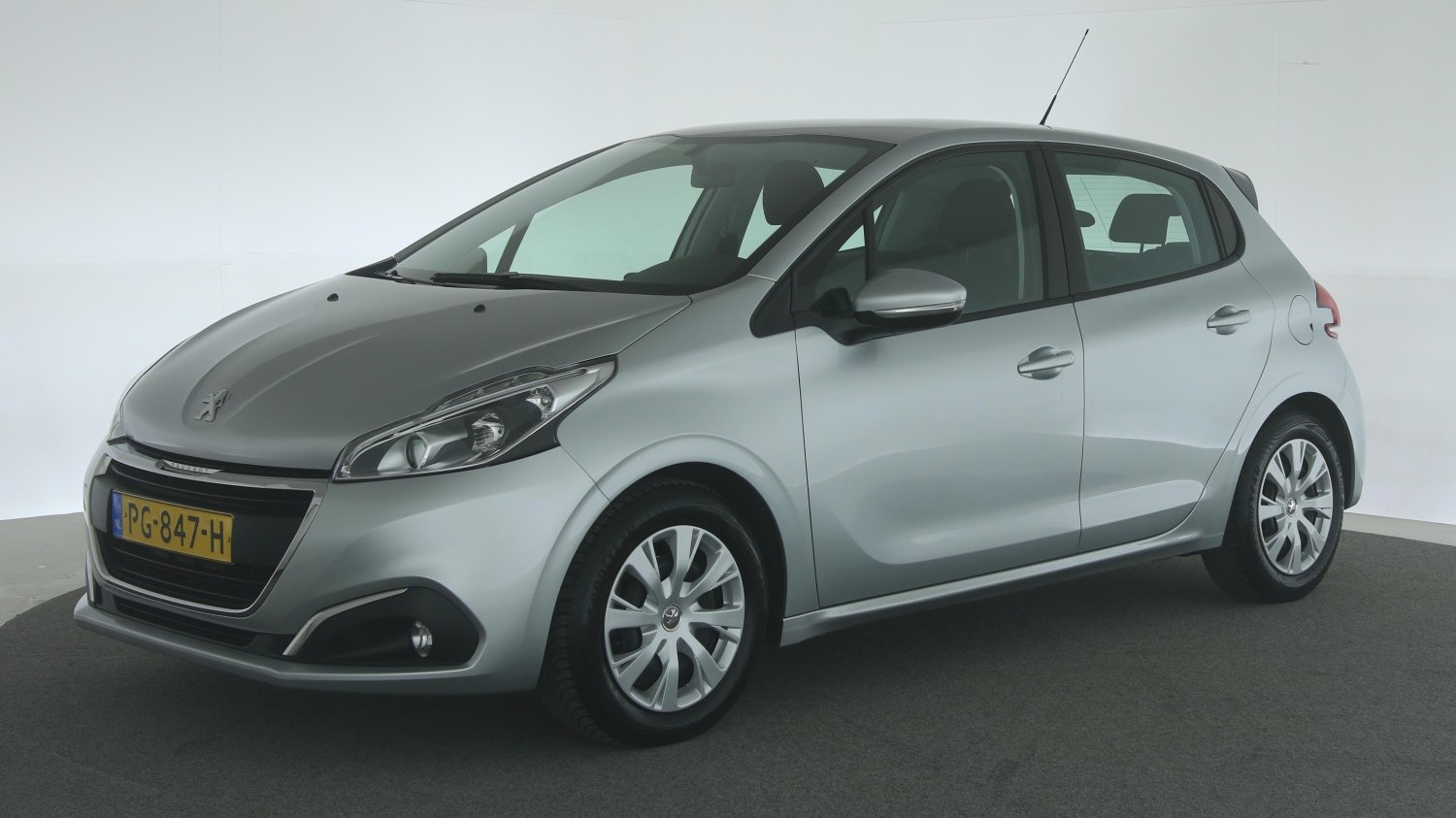 Peugeot 208 Hatchback 2017 PG-847-H 1