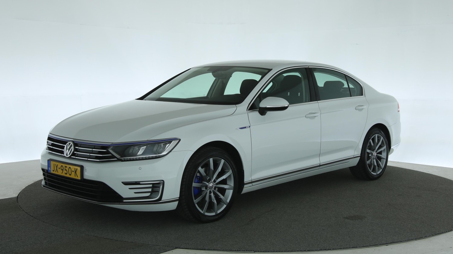 Volkswagen Passat Sedan 2016 JX-950-K 1
