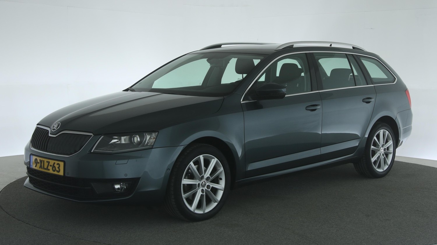 Skoda Octavia Station 2014 9-XLZ-63 1