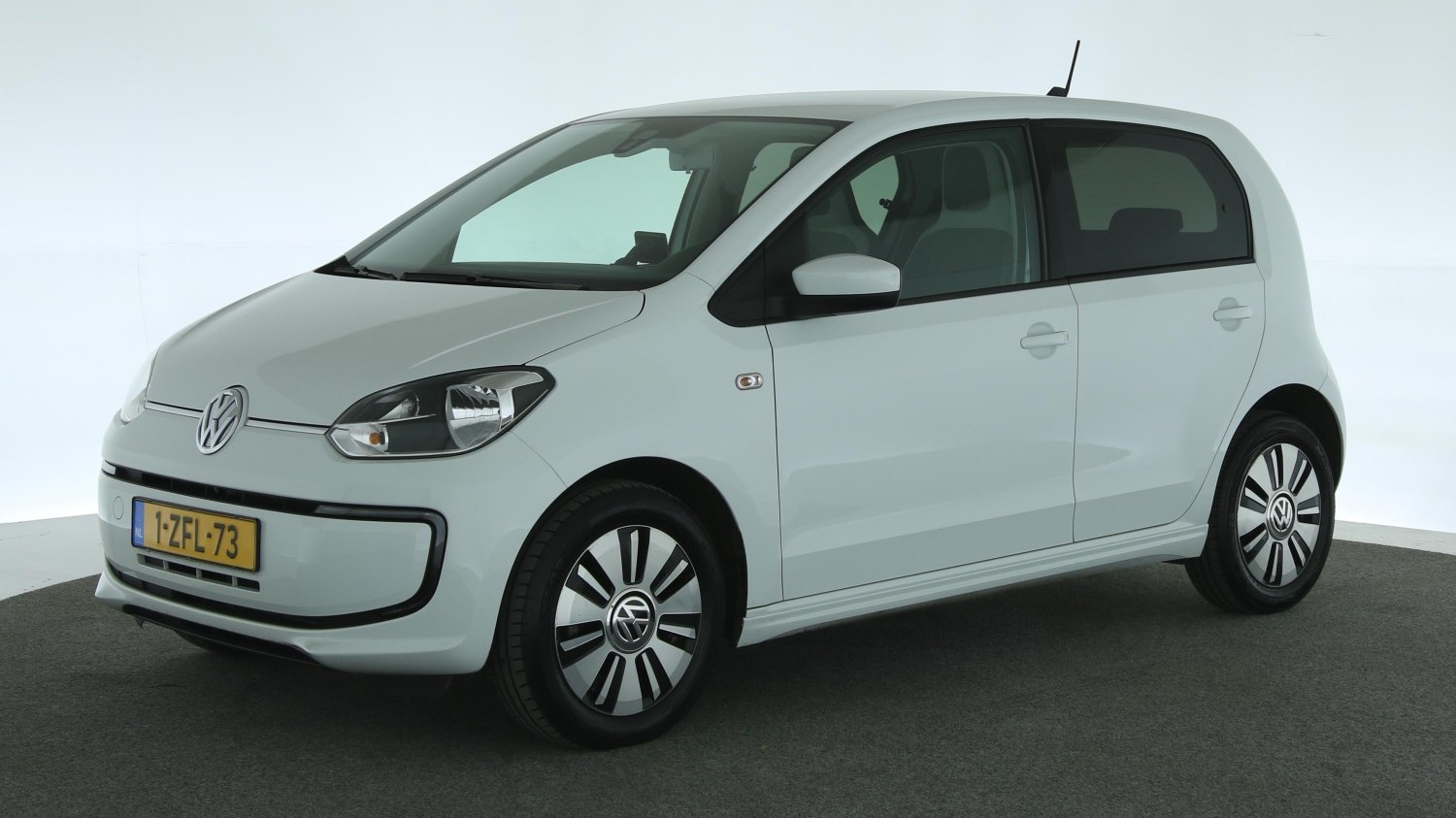 Volkswagen e-Up! Hatchback 2015 1-ZFL-73 1