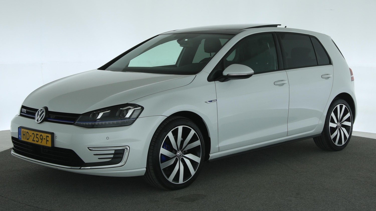 Volkswagen Golf Hatchback 2015 HD-259-F 1