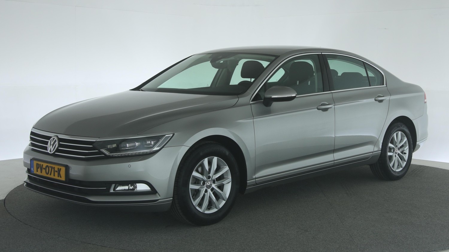 Volkswagen Passat Sedan 2017 PV-071-K 1