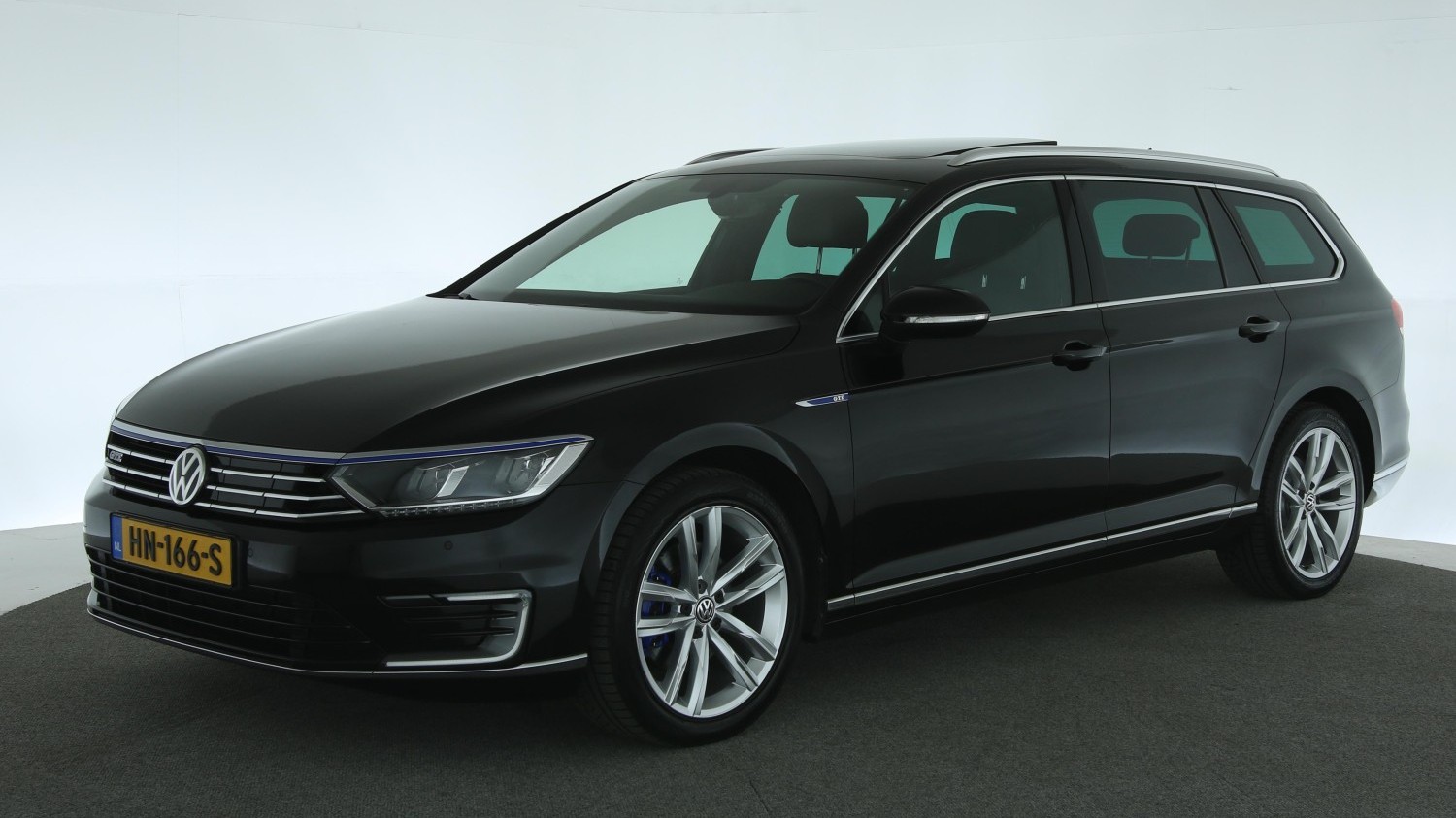 Volkswagen Passat Station 2015 HN-166-S 1