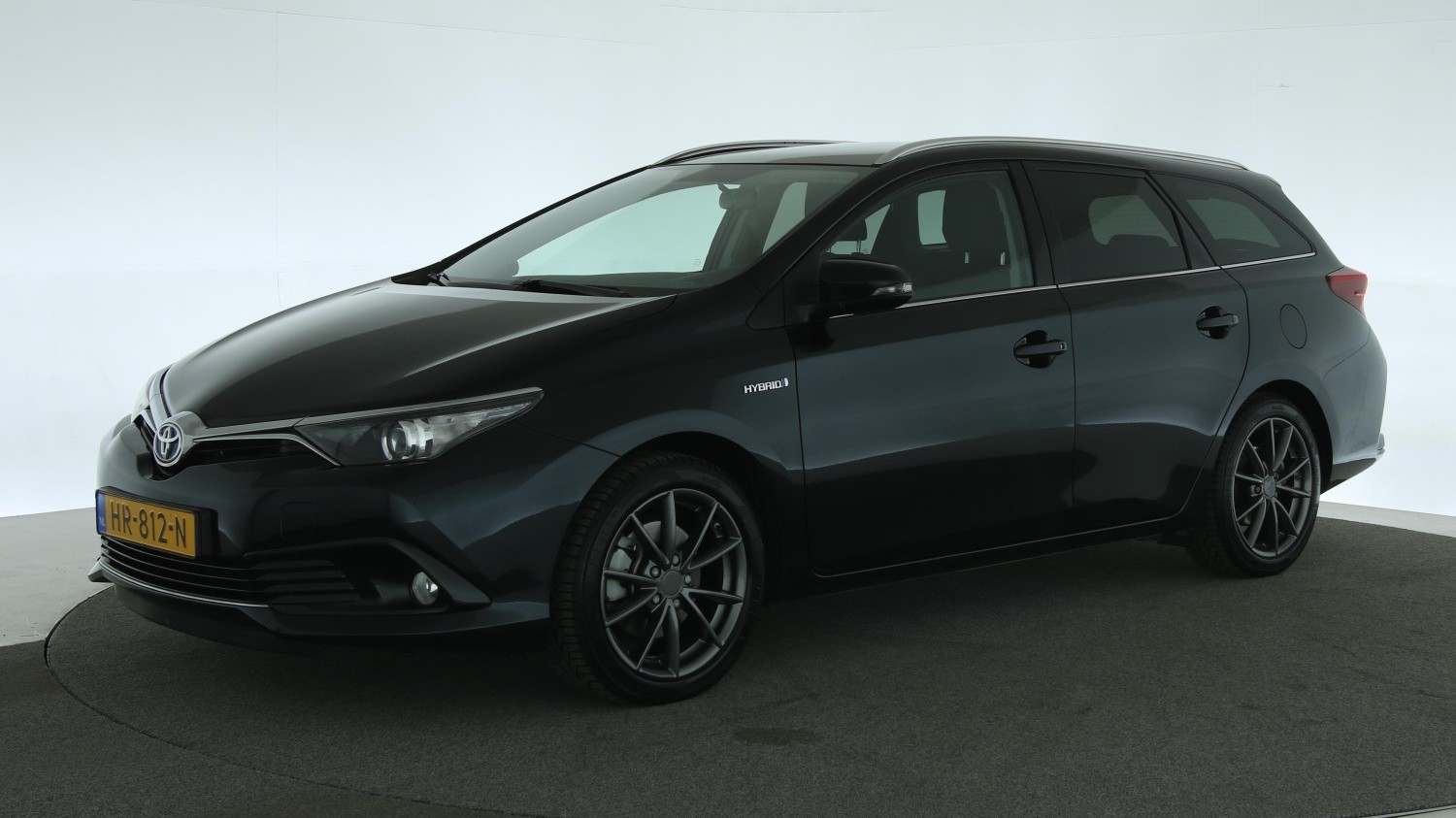 Toyota Auris Station 2015 HR-812-N 1
