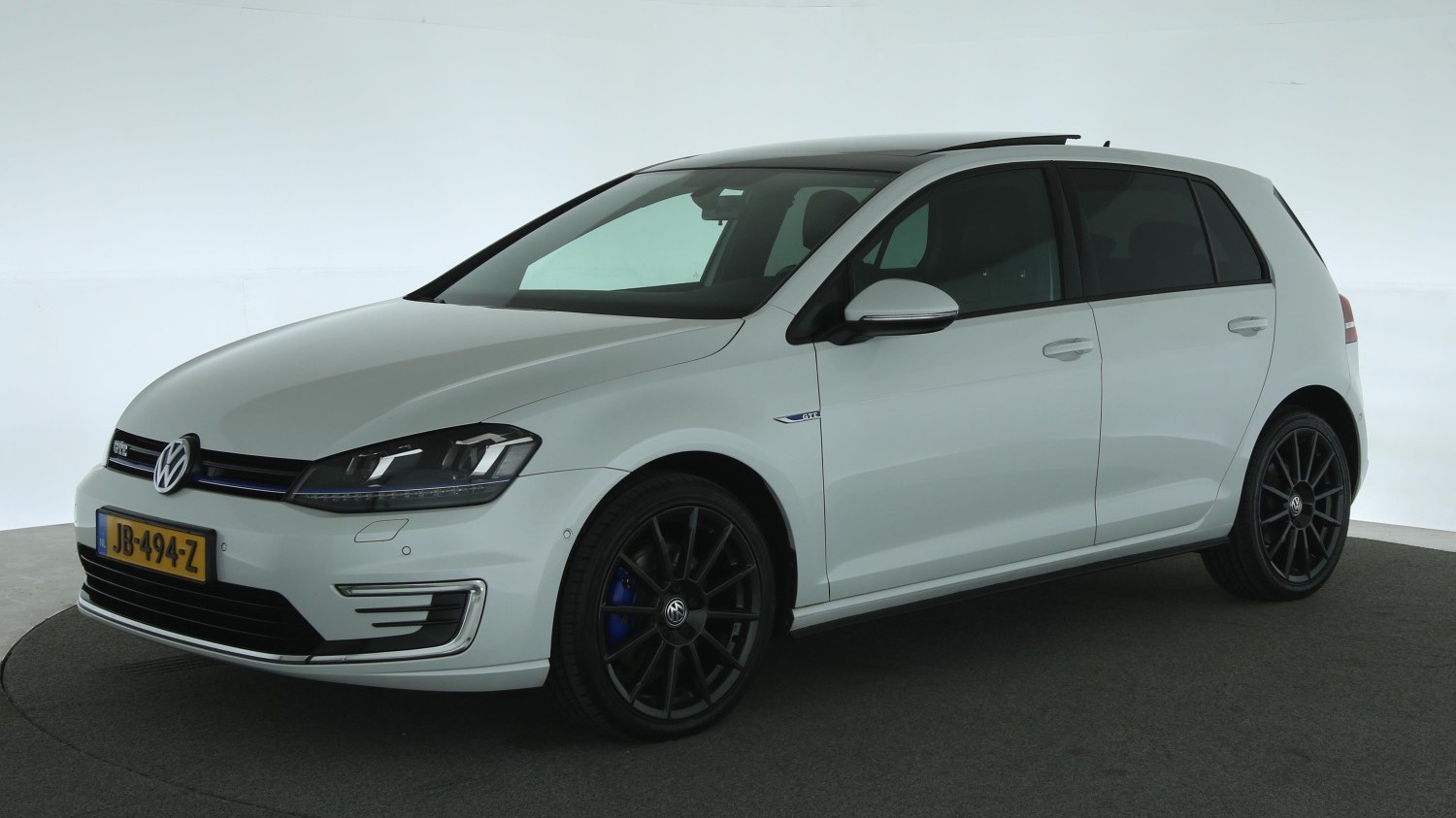 Volkswagen Golf Hatchback 2015 JB-494-Z 1