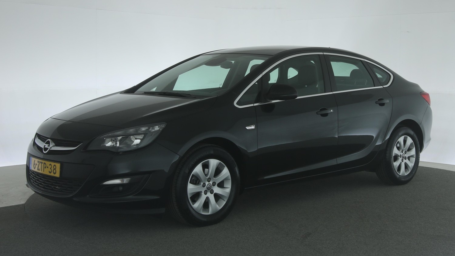 Opel Astra Sedan 2015 6-ZTP-38 1
