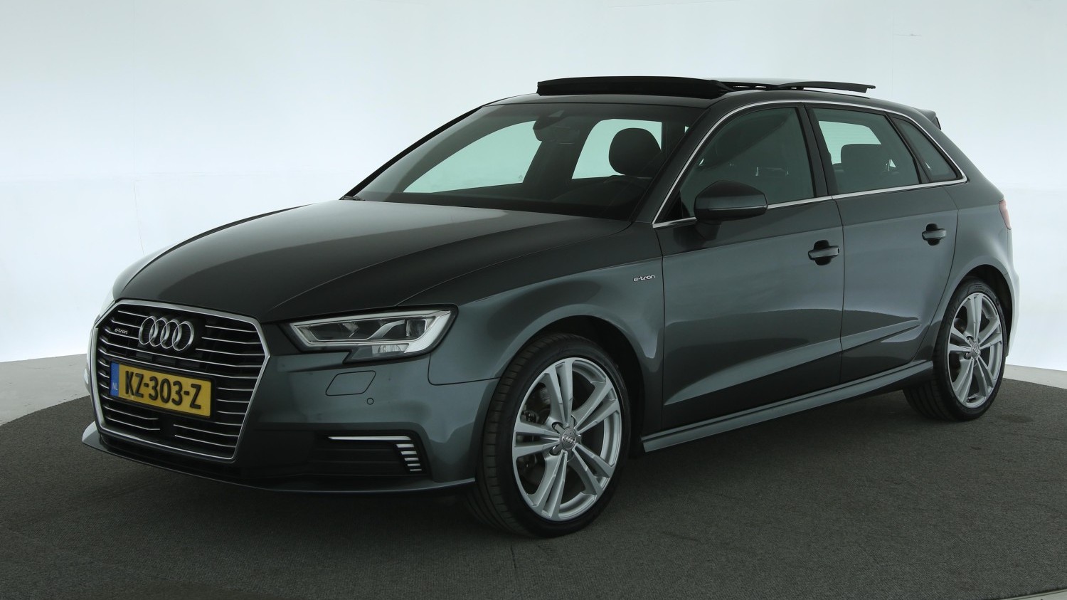 Audi A3 Hatchback 2016 KZ-303-Z 1