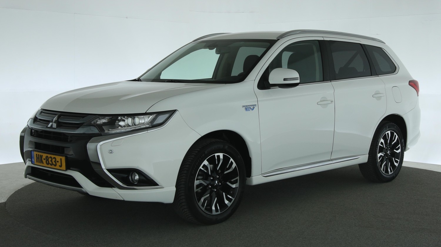 Mitsubishi Outlander SUV / Terreinwagen 2015 HK-833-J 1