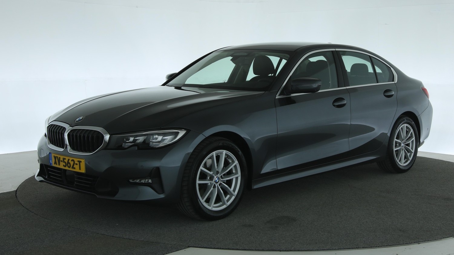 BMW 3-serie Sedan 2019 XV-562-T 1