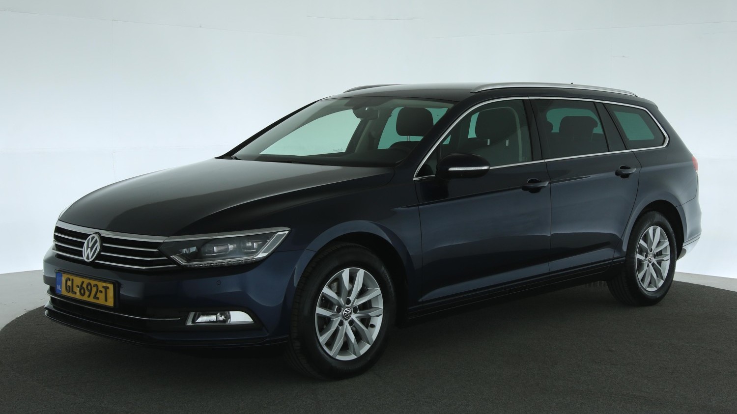 Volkswagen Passat Station 2015 GL-692-T 1