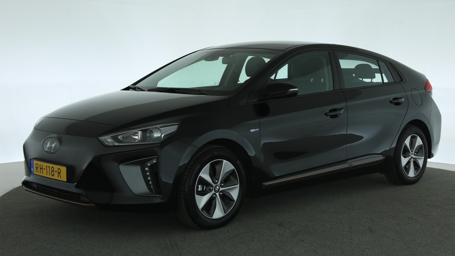 Hyundai Ioniq Hatchback 2018 RH-118-R 1