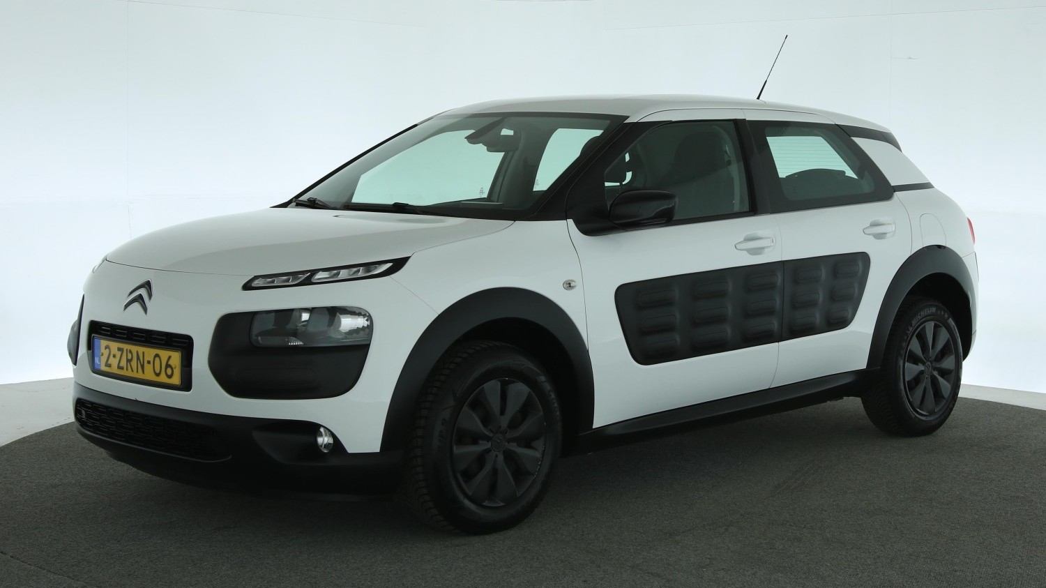 Citroen C4 Cactus Hatchback 2015 2-ZRN-06 1