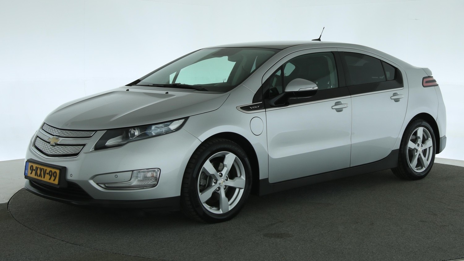 Chevrolet Volt Hatchback 2013 9-KXV-99 1