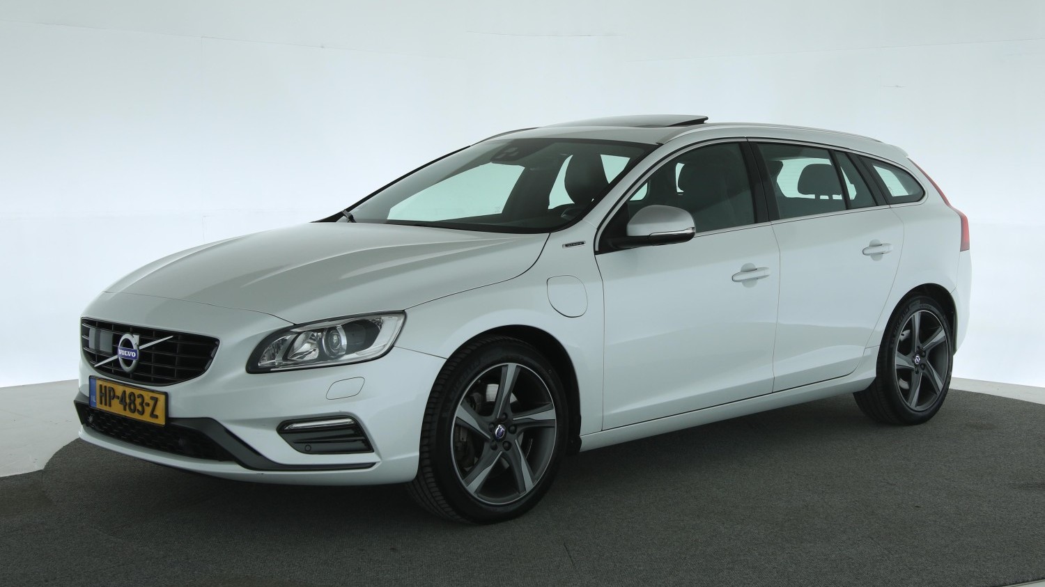 Volvo V60 Station 2015 HP-483-Z 1