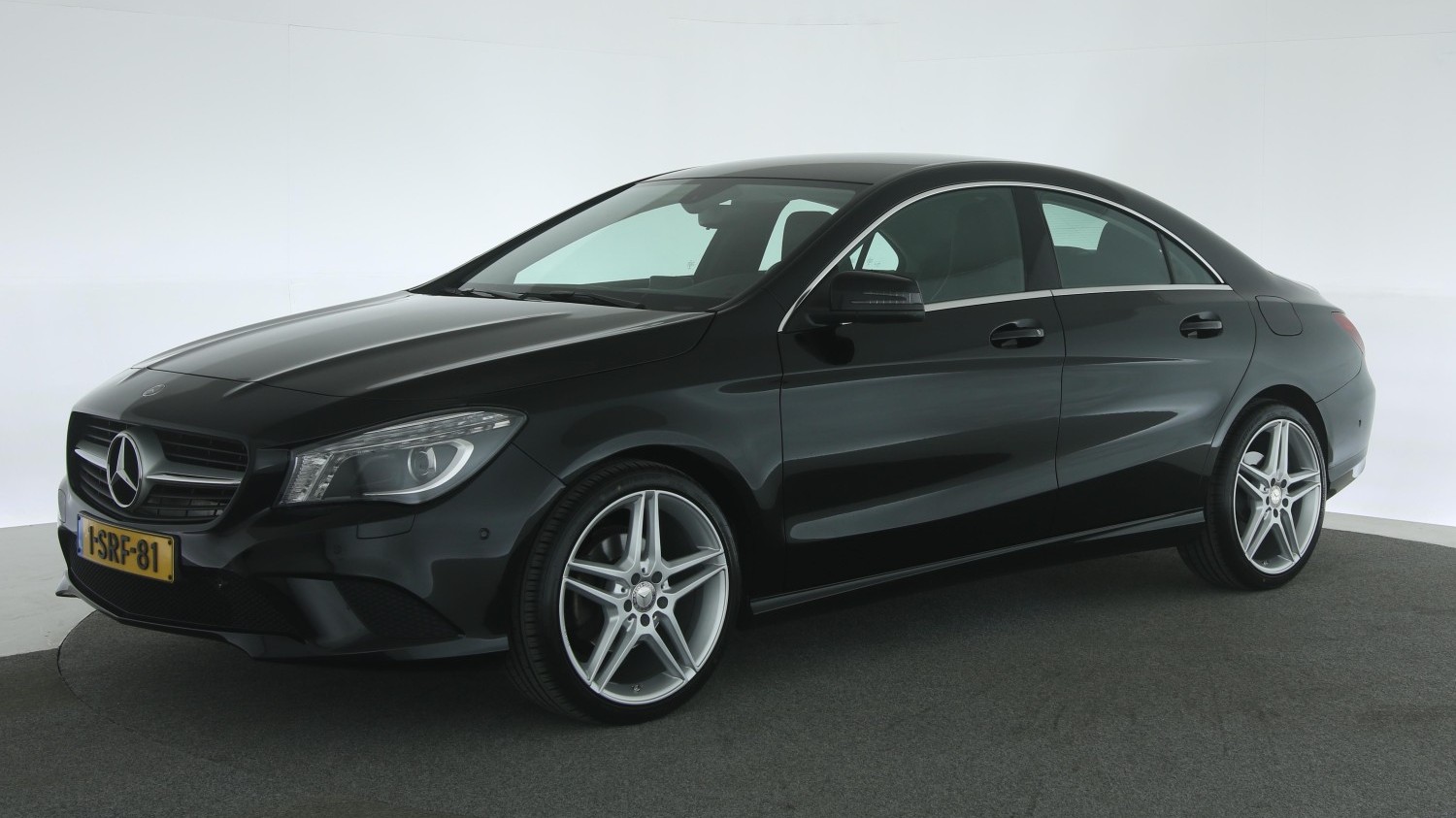 Mercedes-Benz CLA-klasse Sedan 2013 1-SRF-81 1
