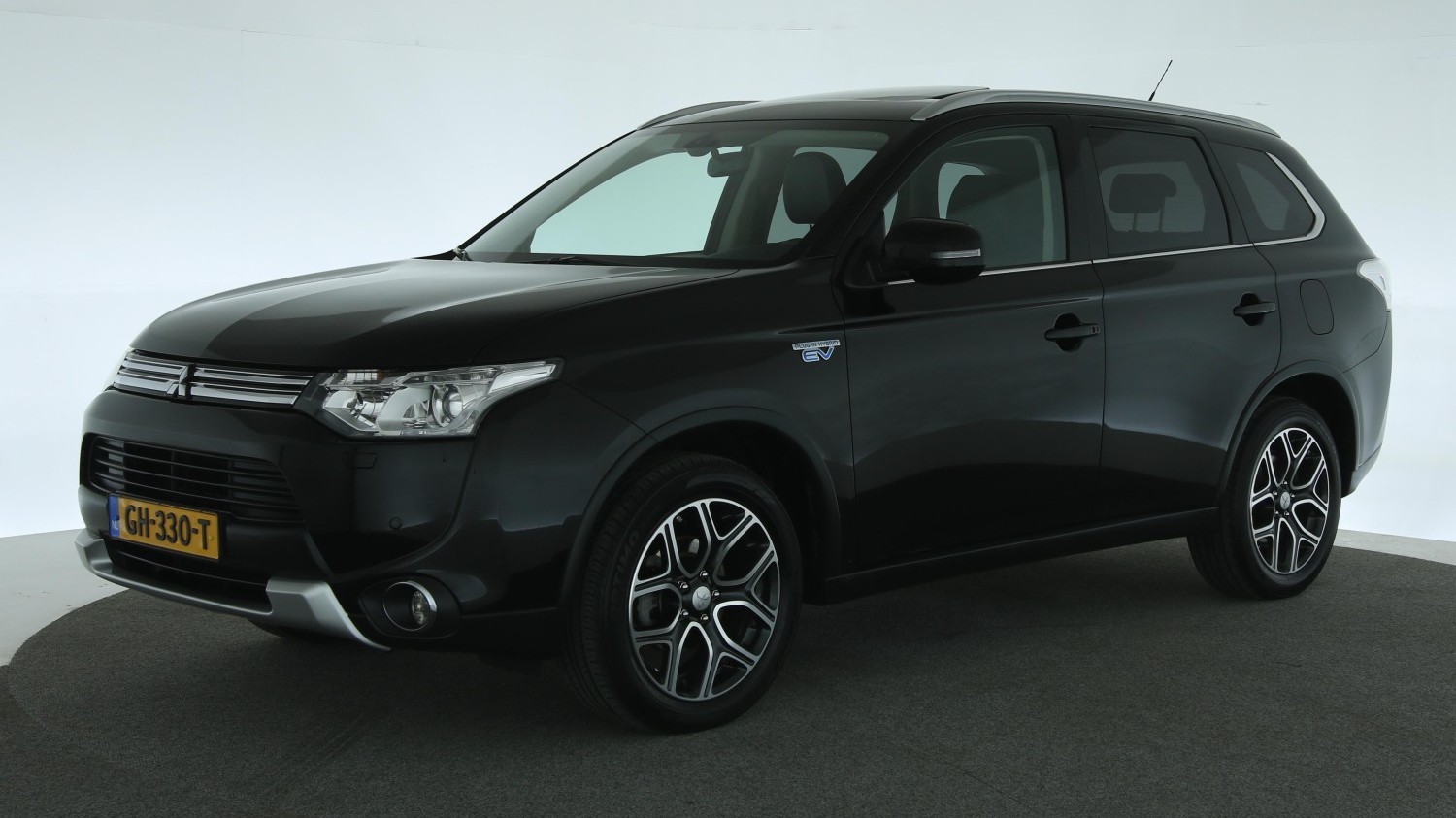 Mitsubishi Outlander SUV / Terreinwagen 2015 GH-330-T 1