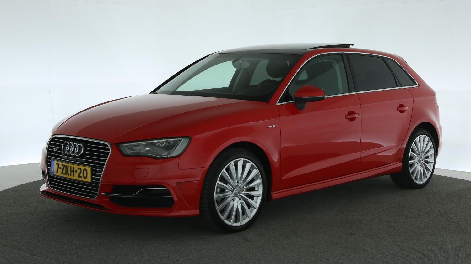 Audi A3 Hatchback 2015 7-ZKH-20 1