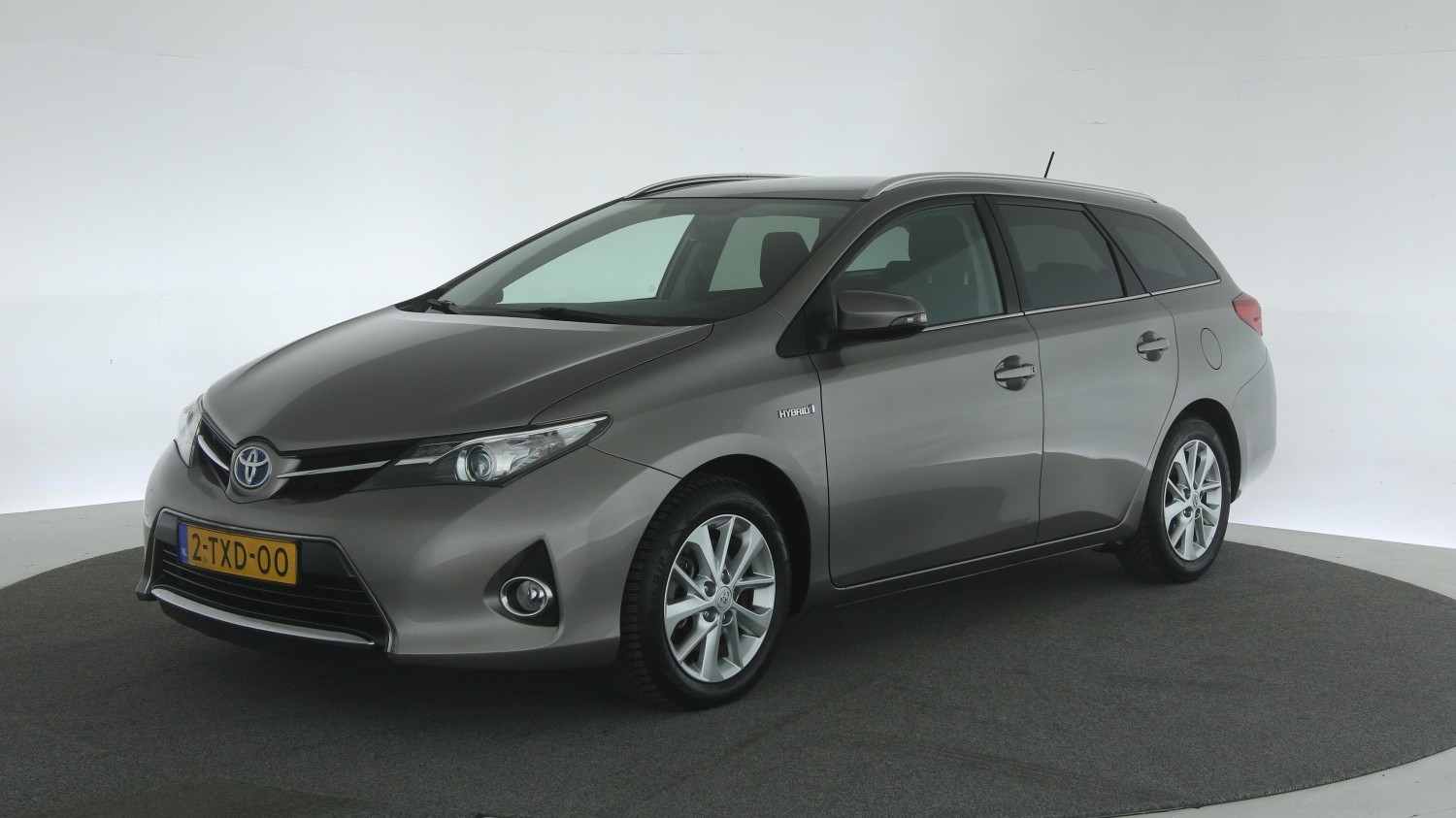 Toyota Auris Station 2014 2-TXD-00 1