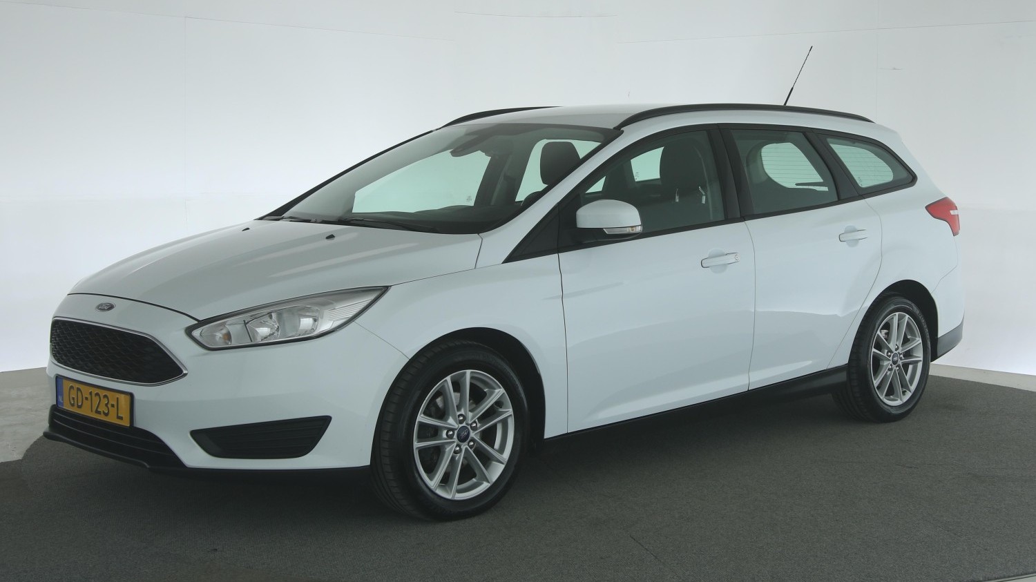 Ford Focus Station 2015 GD-123-L 1