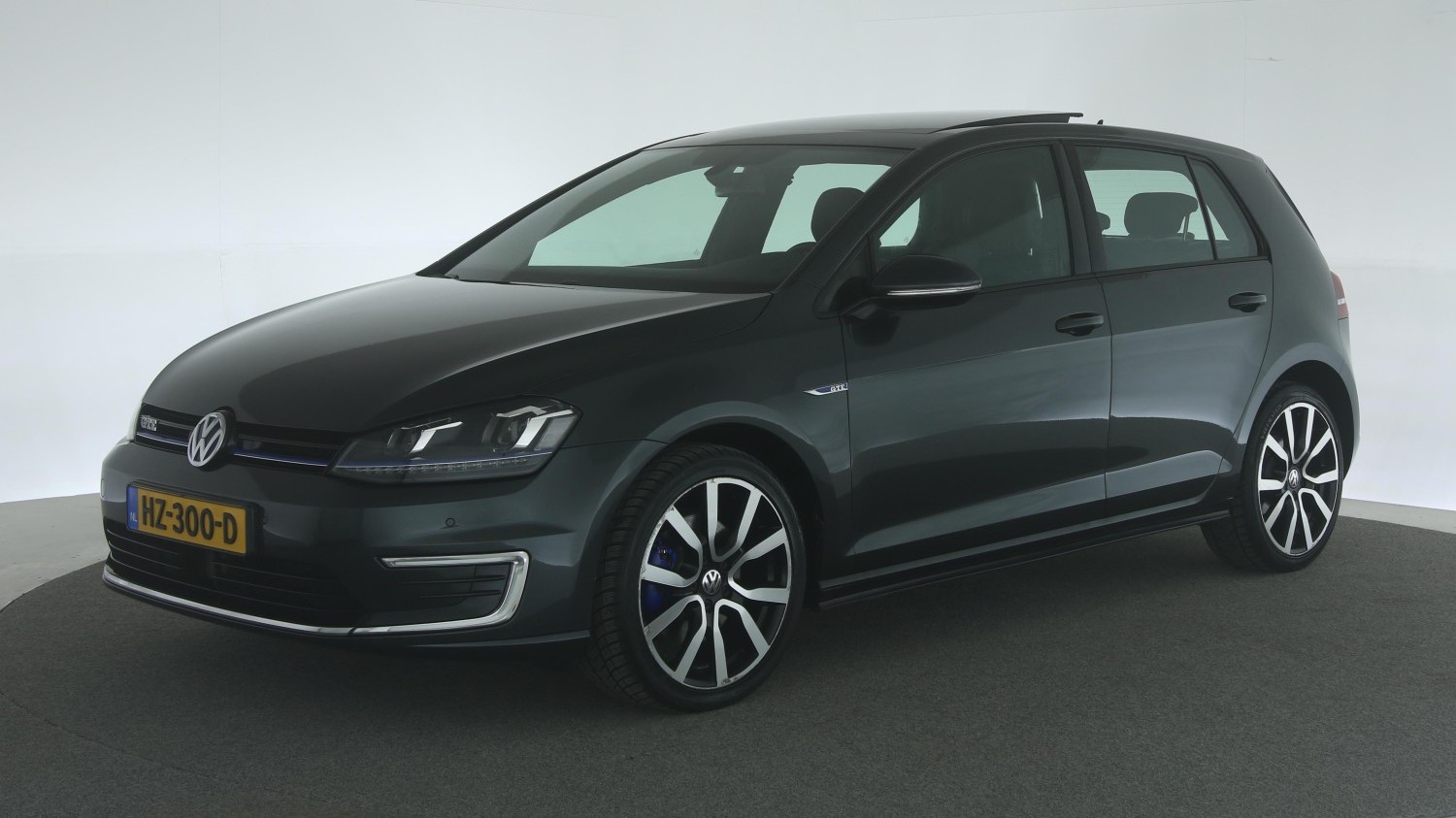 Volkswagen Golf Hatchback 2015 HZ-300-D 1