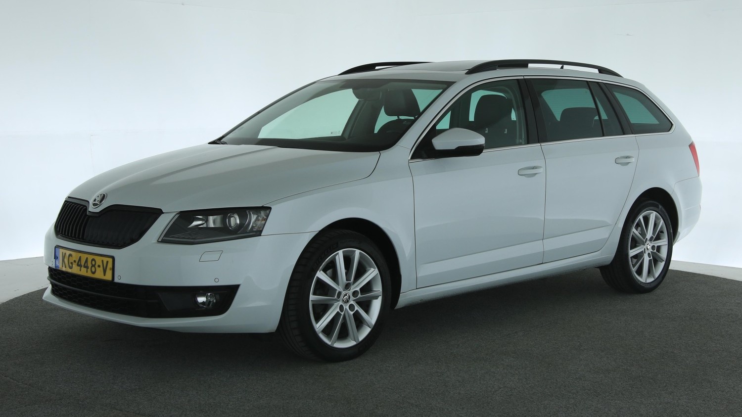 Skoda Octavia Station 2016 KG-448-V 1