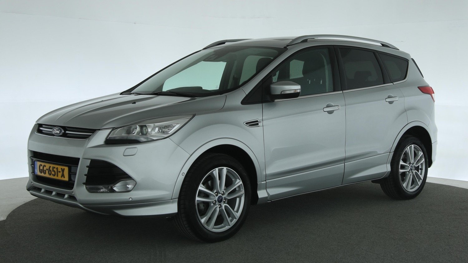 Ford Kuga SUV / Terreinwagen 2015 GG-651-X 1