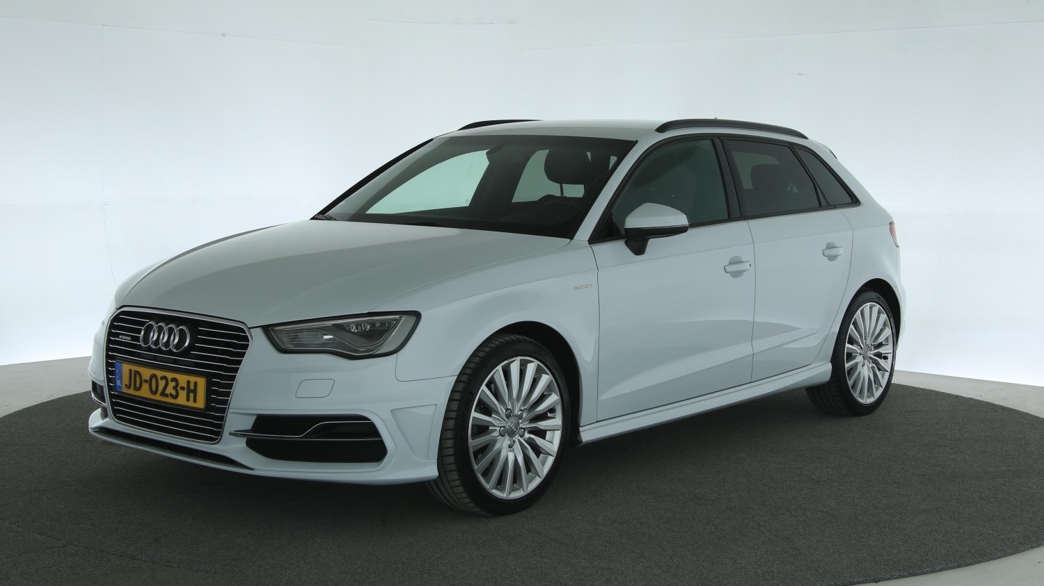 Audi A3 Hatchback 2015 JD-023-H 1
