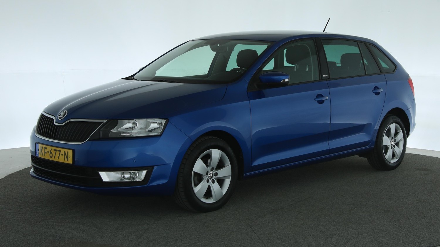 Skoda Rapid Hatchback 2016 KF-677-N 1