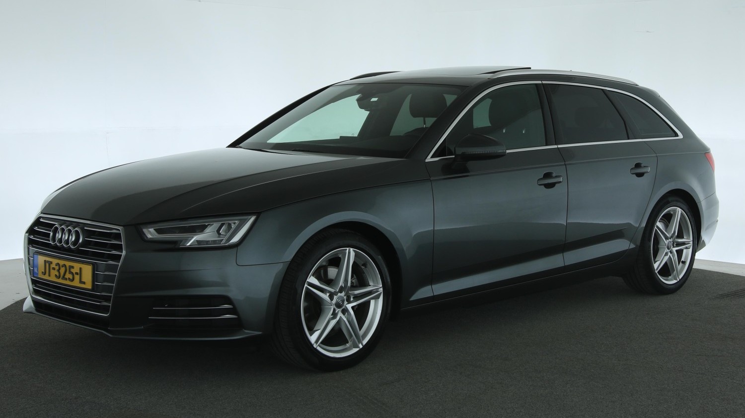 Audi A4 Station 2016 JT-325-L 1