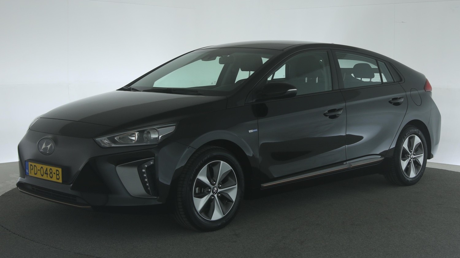 Hyundai Ioniq Hatchback 2017 PD-048-B 1