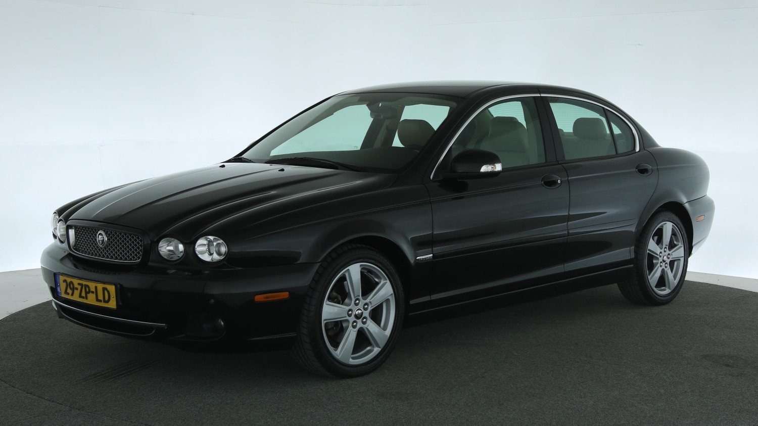 Jaguar X-Type Sedan 2008 29-ZP-LD 1