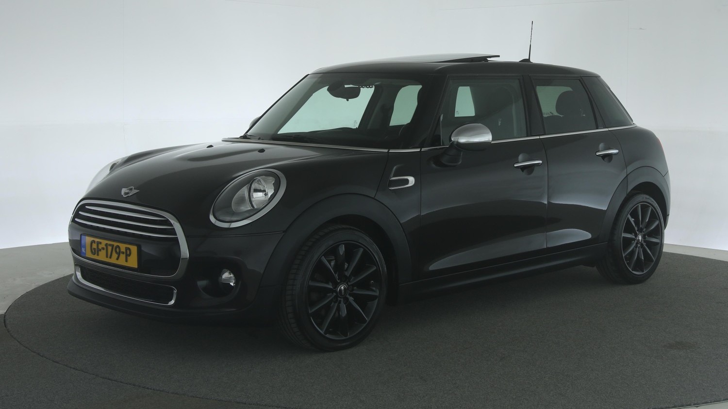 Mini Cooper Hatchback 2015 GF-179-P 1