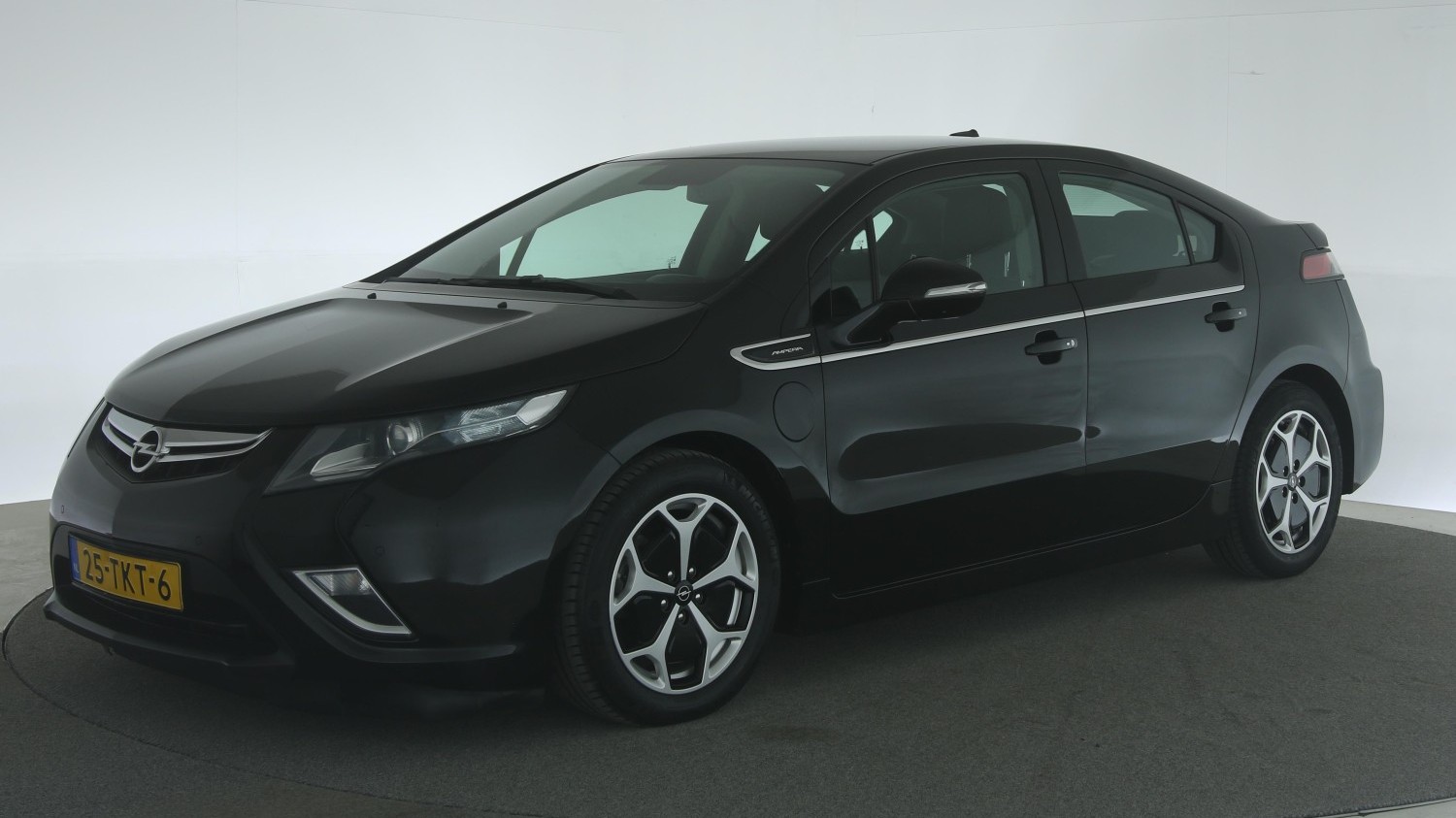 Opel Ampera Hatchback 2012 25-TKT-6 1