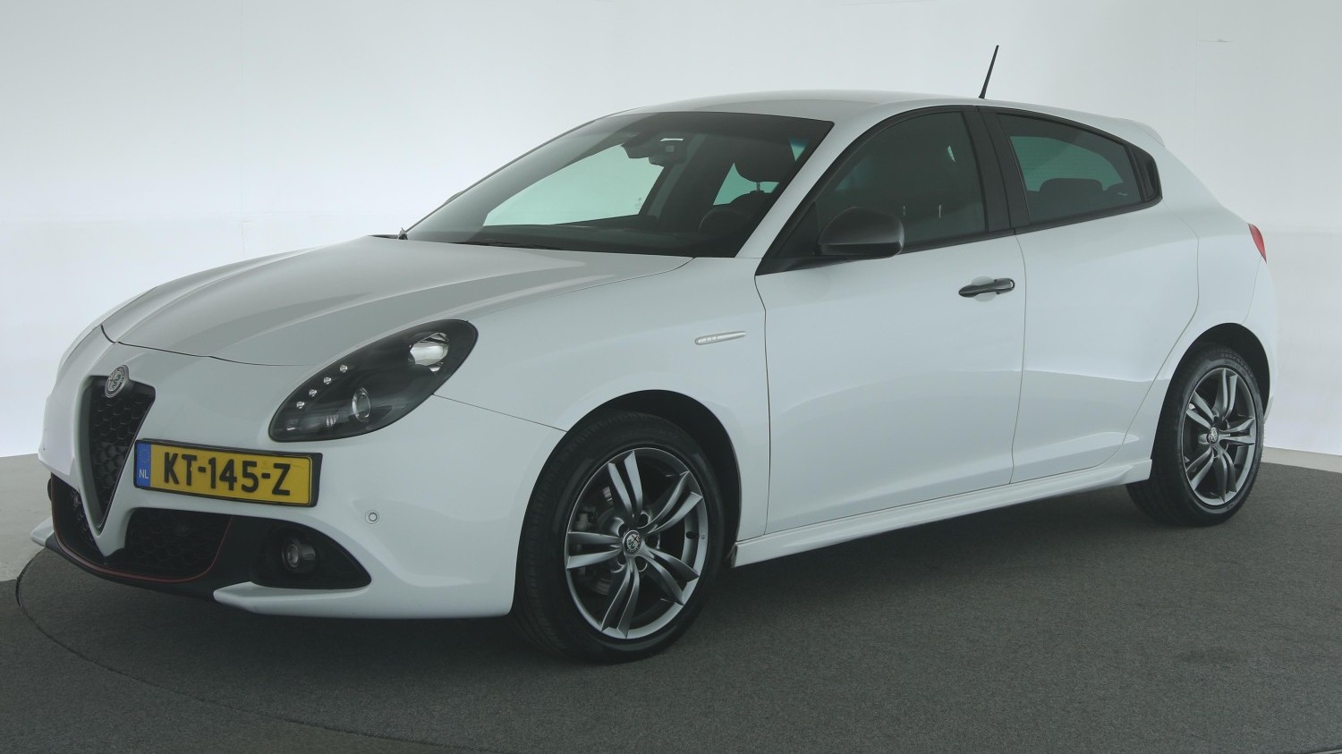 Alfa Romeo Giulietta Hatchback 2016 KT-145-Z 1
