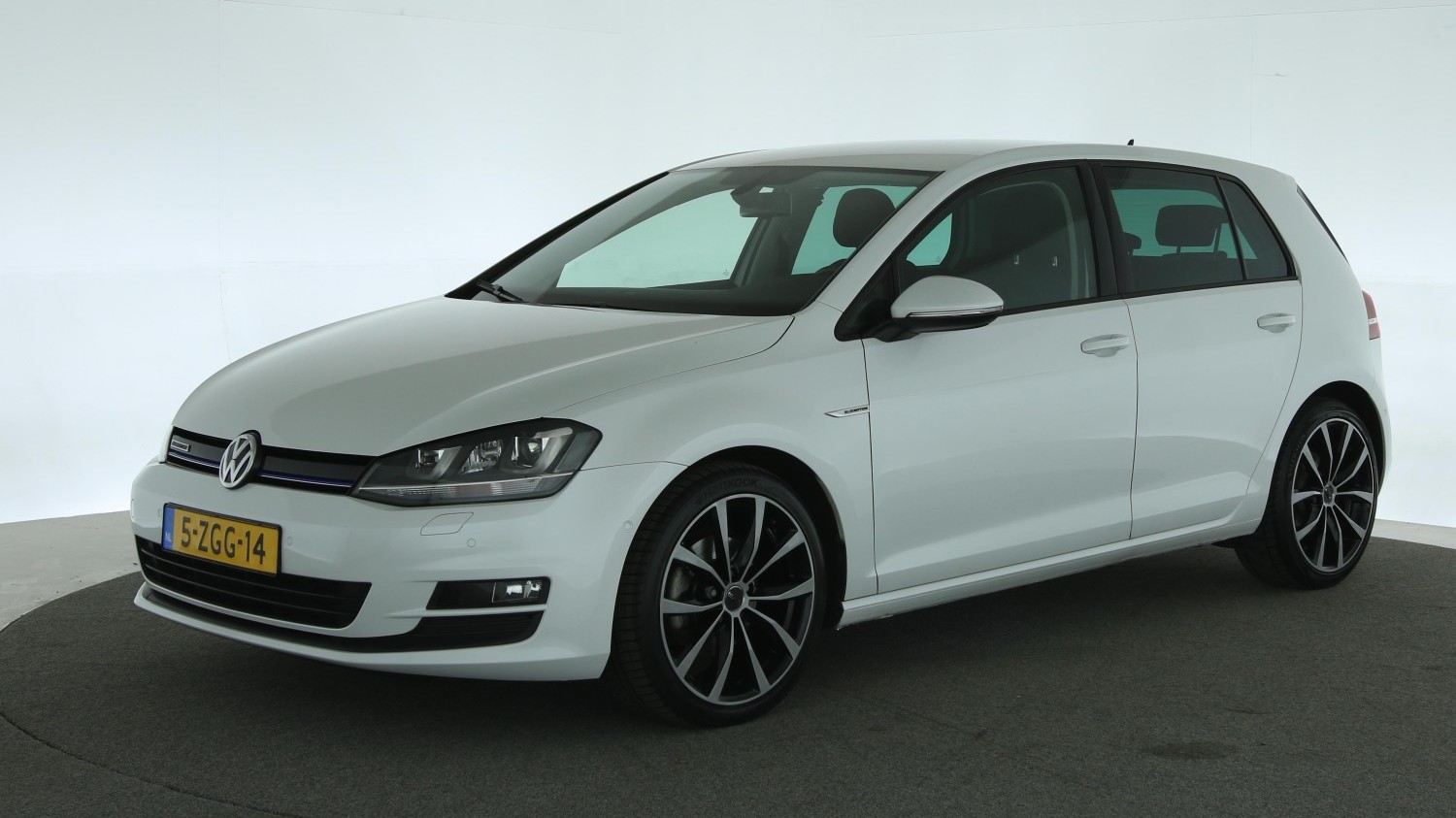 Volkswagen Golf Hatchback 2014 5-ZGG-14 1