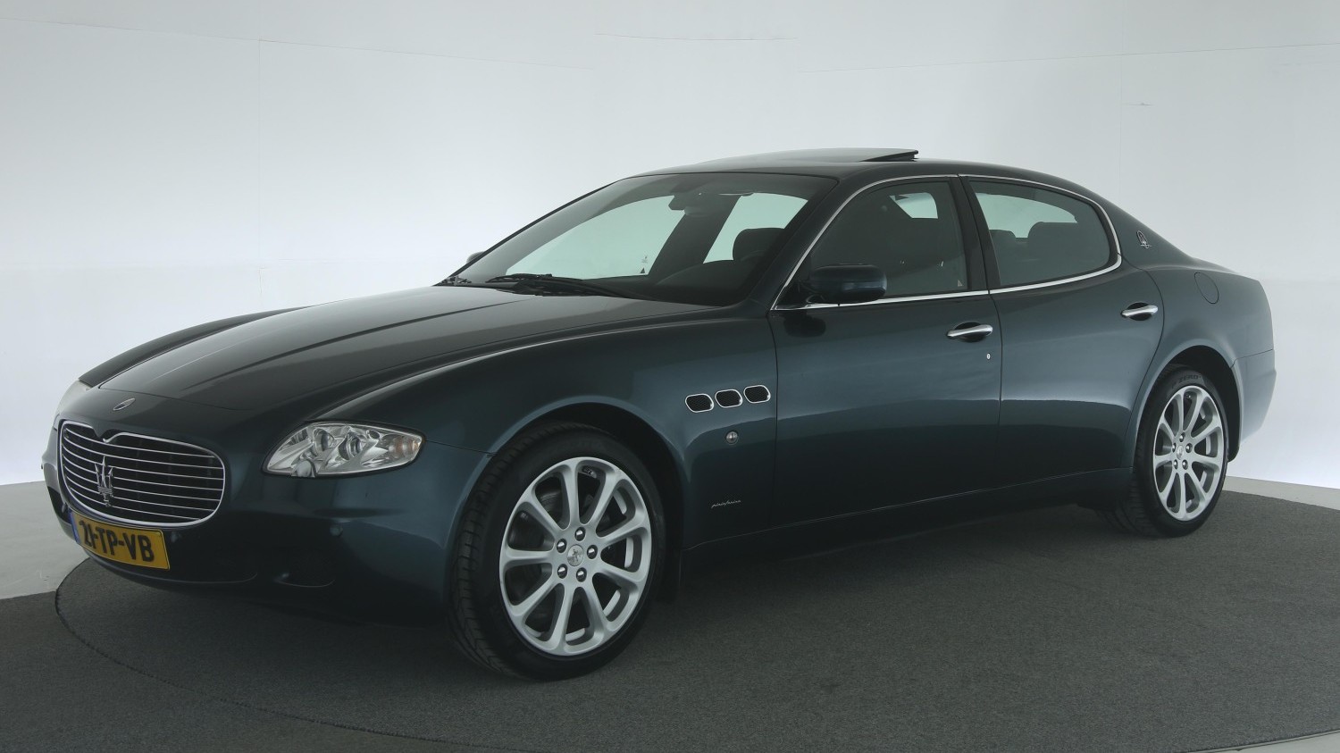 Maserati Quattroporte Hatchback 2007 21-TP-VB 1