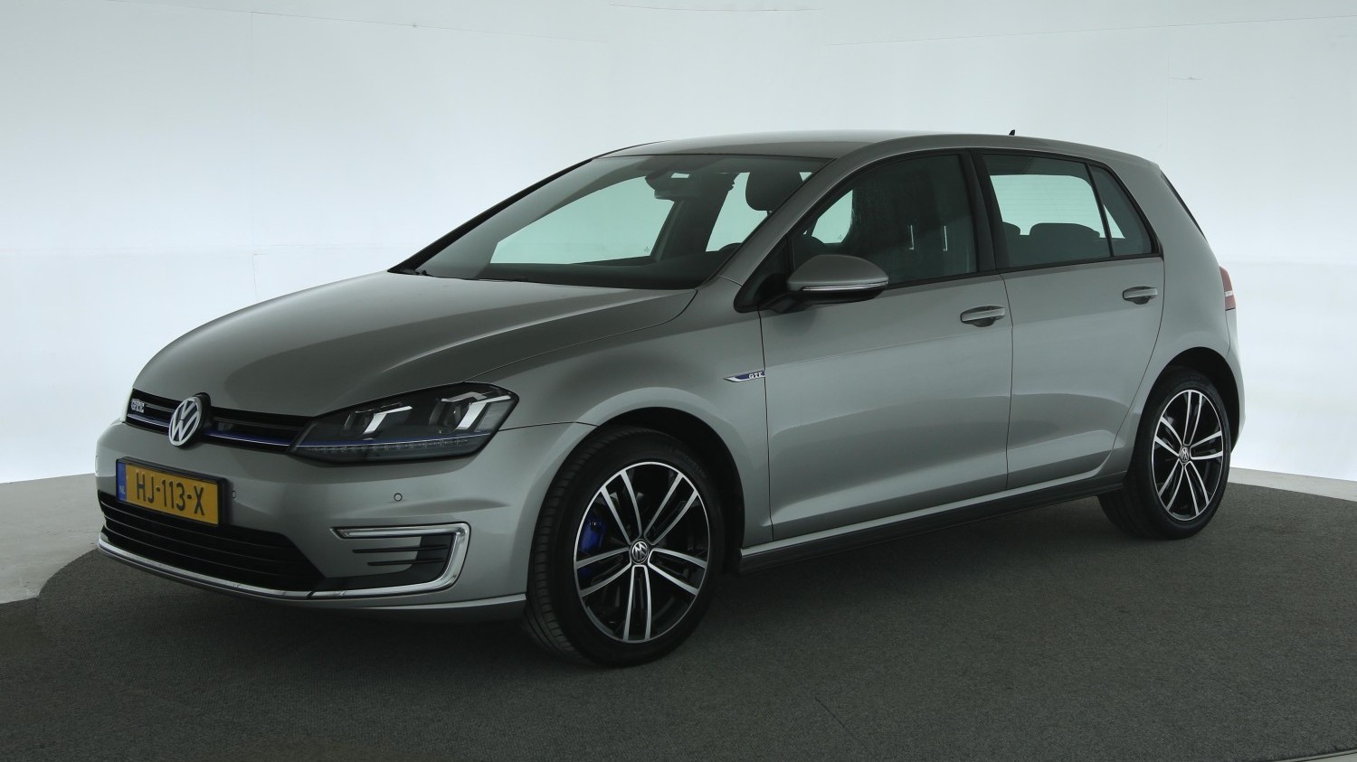 Volkswagen Golf Hatchback 2015 HJ-113-X 1