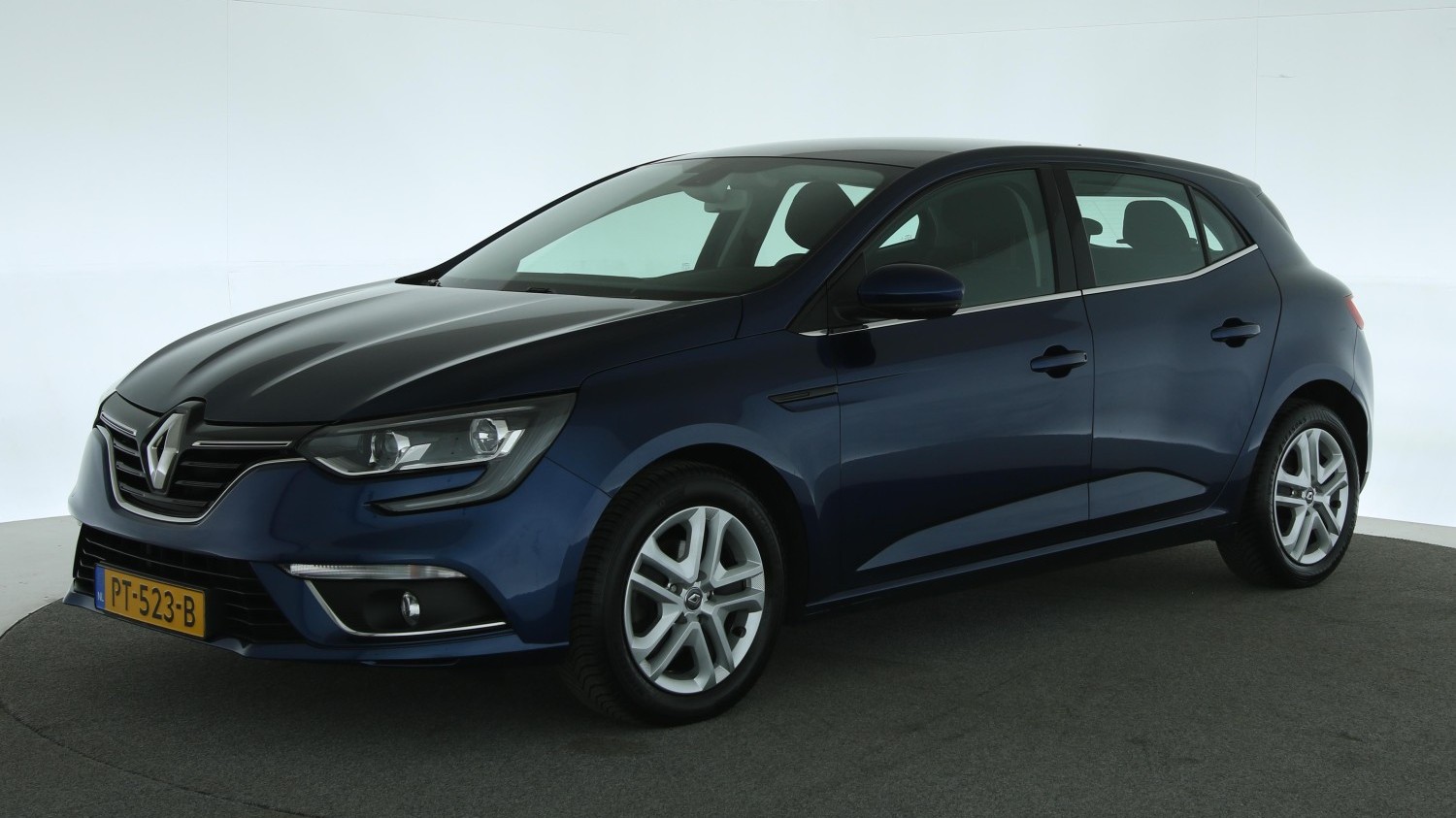 Renault Mégane Hatchback 2017 PT-523-B 1